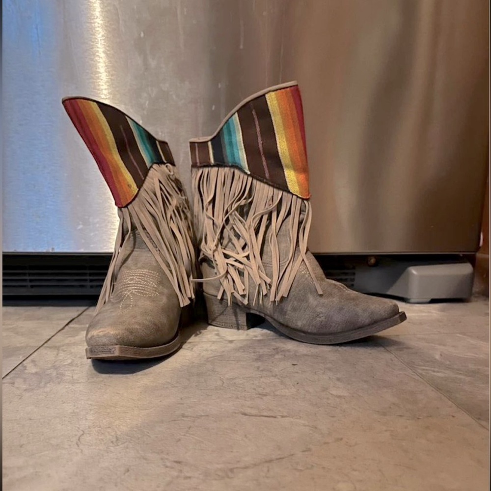 Kids size 11 cowboy “Blazin Roxx” boots